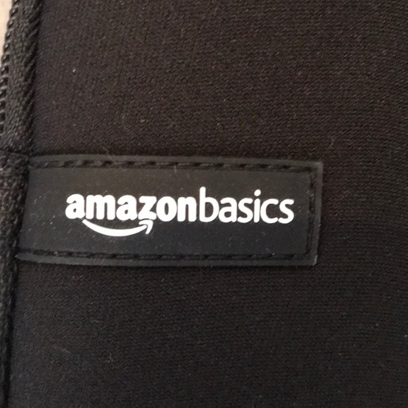 Amazon Basics Laptop Case - Picture 2 of 3